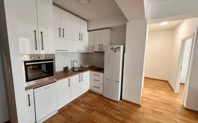 High-End Spacious Apartment next to City Mall