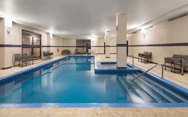 Courtyard by Marriott Montreal Airport