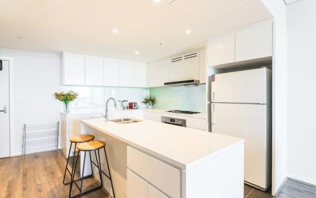 Scenic Waterfront Apartment Wentworth Point