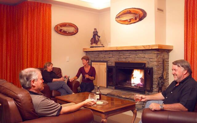 Nicara Lakeside Lodge