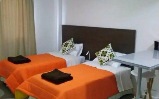 Intown Apart Santa Cruz