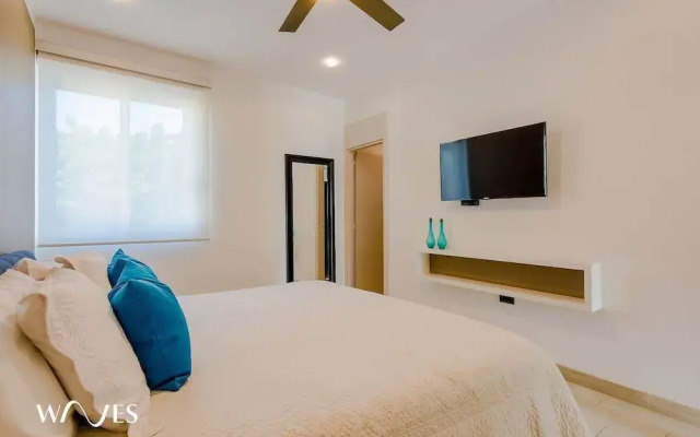 1 Rec. Steps From the Beach Rooftop Pool