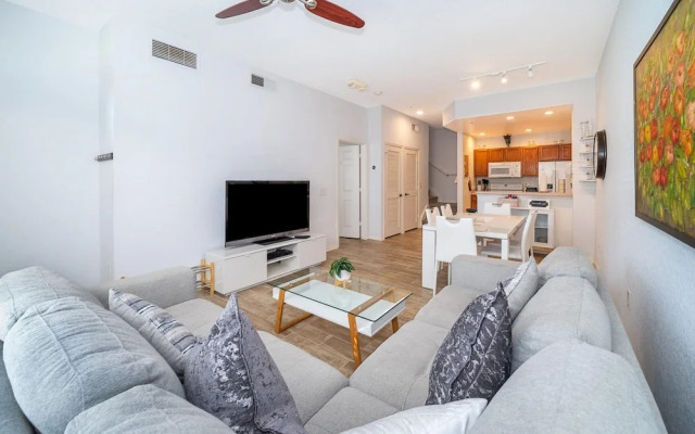 Enchanted Townhome Near Disney Parks 3Br