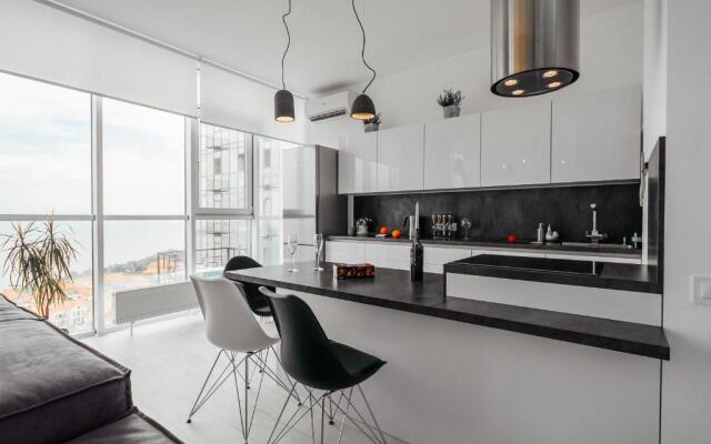 Sea and Sky Apartment