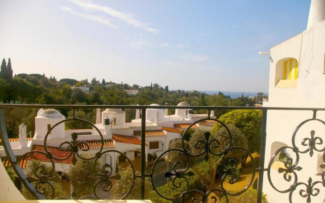 Lovely 2 Bedroom end Townhouse in Carvoeiro