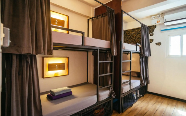 Outpost Beach Hostel - Adults Only