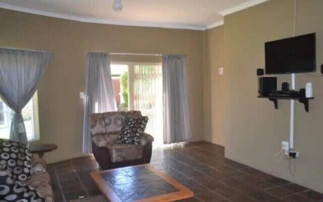 N4 Guest Lodge