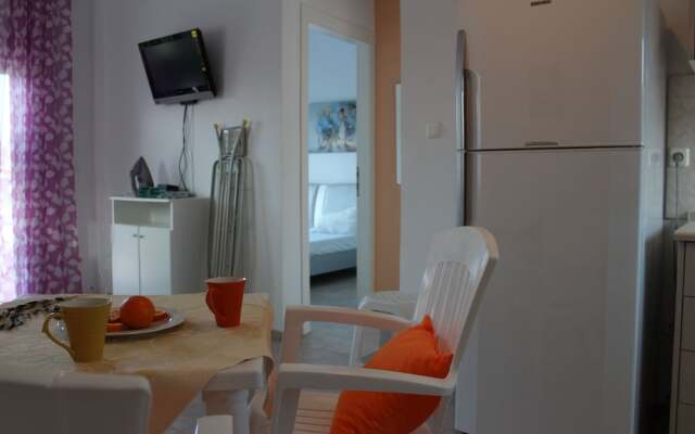 Maravilla Apartments