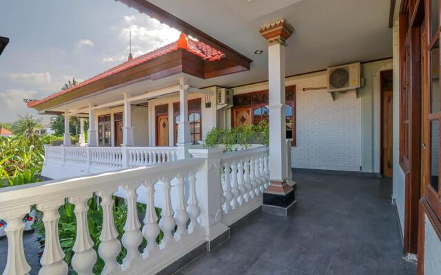 Exis Tropical And Spa