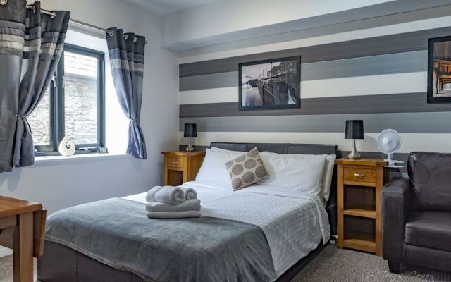 The Suite at Whitelane Lets
