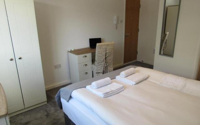 The Cambridge Suites -Tas Accommodations