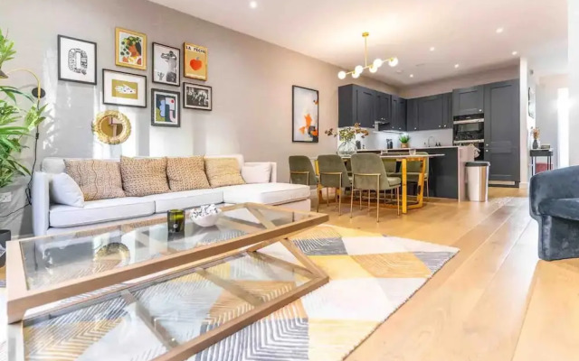 London Oasis - Spacious 4 Bedroom House