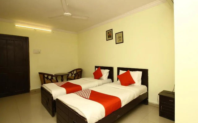 OYO 27664 Hotel Nawab's