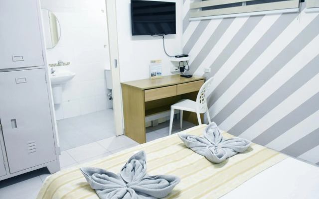Alicia Tower Residences - Adult Only - Hostel