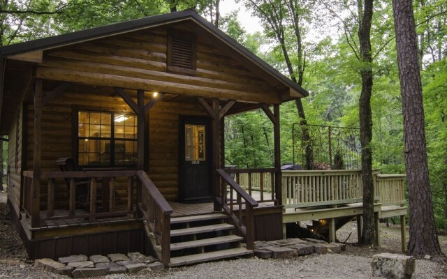 Arabella Cozy Nest With Hot Tub and Fire Pit in the Backyard by Redawning