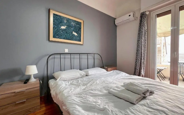 Stathmos Larissis A, a cozy 2BR Apartment, Clo...