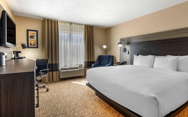 Comfort Inn & Suites North Dallas - Addison