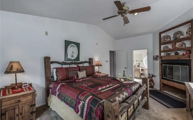 DreamCatcher - Two Bedroom Cabin