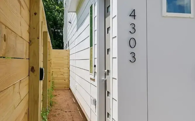 Htown Suites by Dunyha