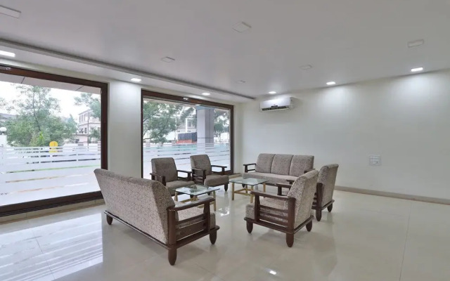 OYO 42415 Utkarsh Hotel