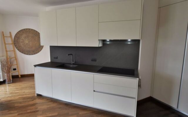 Valley View Pool Apartment