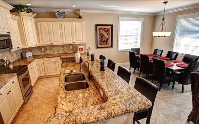 Blue Water View Apartment 6