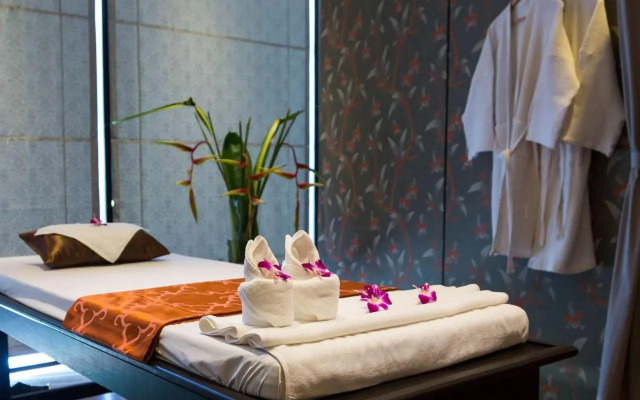 Courtyard Phuket at Surin Beach
