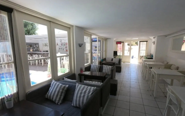 Anny Studios Perissa Beach