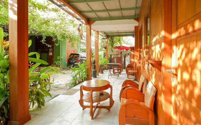 OYO 4016 Tan Jokteng Guest House