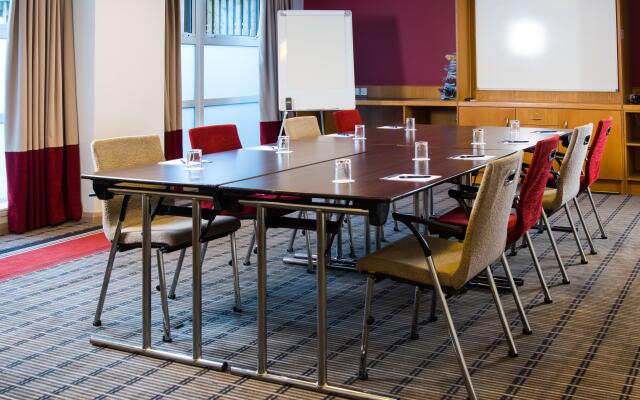 Holiday Inn Express Swindon - West by IHG