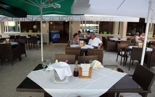 Marina Hotel - Restaurant