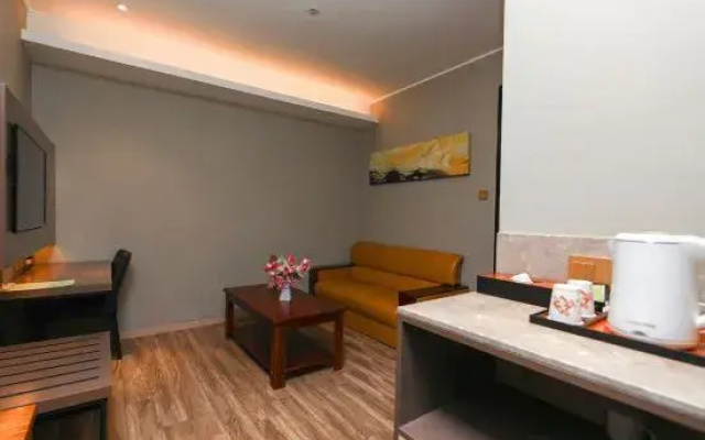 Huayi Selected Hotel (Nanguan subway station store, Liangxiang, Beijing)