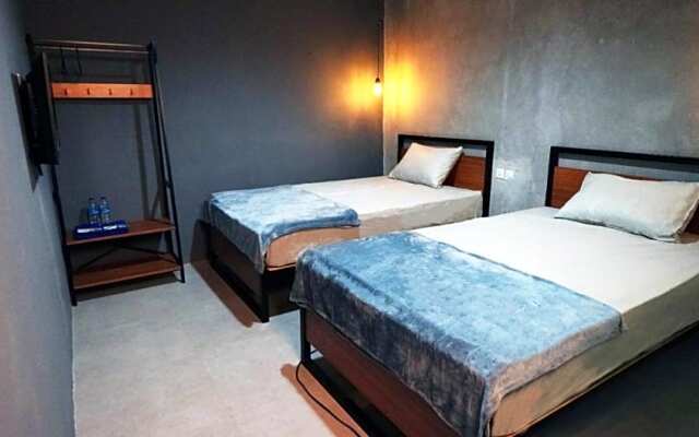 Hostel 18 Pasangan Butuh Surat Nikah