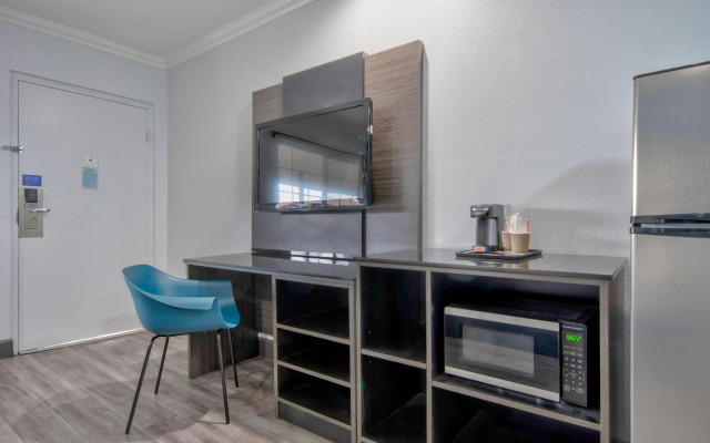 Studio 6 Suites – San Bernardino, CA