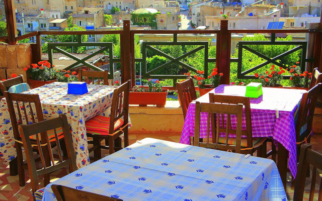 Oriental Cave Suites