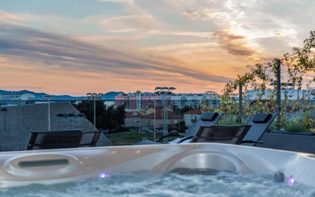 Luxury Majpruz Suites I