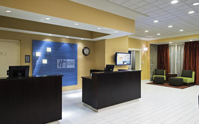 Holiday Inn Express & Suites Boston - Cambridge by IHG