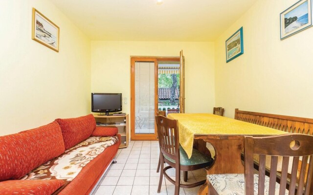 Beautiful Home in Povile With Wifi and 2 Bedrooms