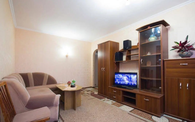 Apartment on Smolyachkova Street