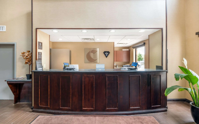 Comfort Suites Louisville Airport