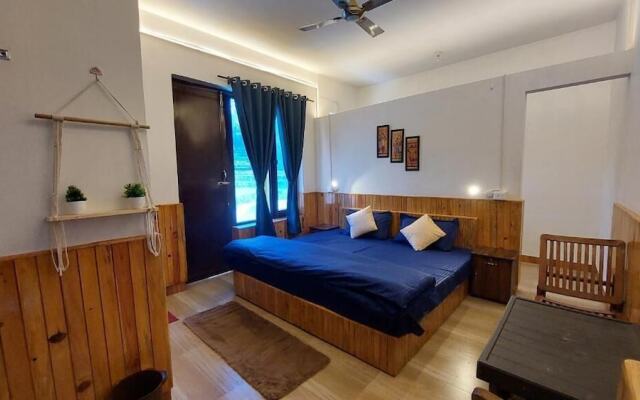 The Lost Hostels-Bir - Landing Site