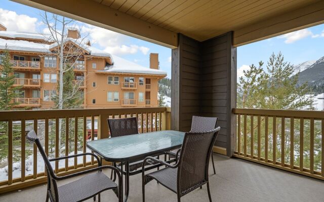 LARGE 3-Br 3-Ba | Ski In/Out | Pool & Hot Tubs | Central Upper Village Location