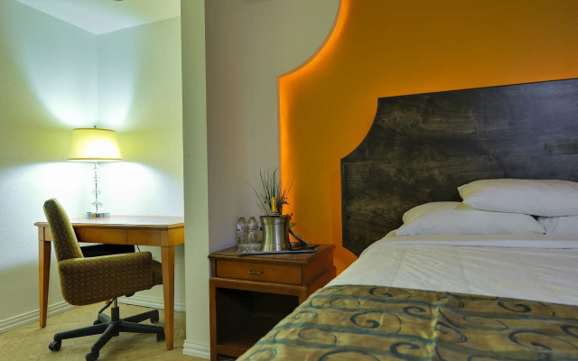 Romantic Inn & Suites