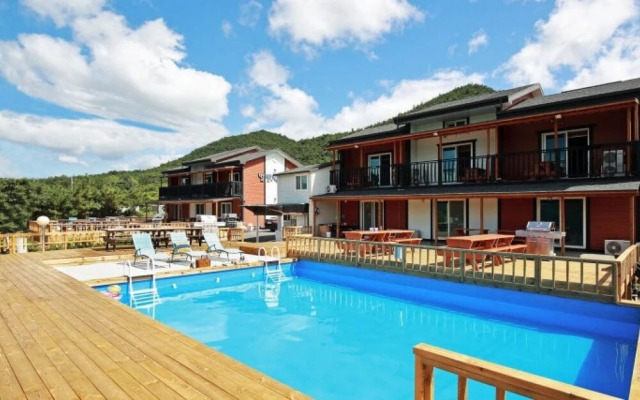 Gyeongju Star Garret Bed and Breakfast