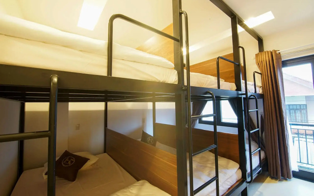 Poetic Hue Hotel