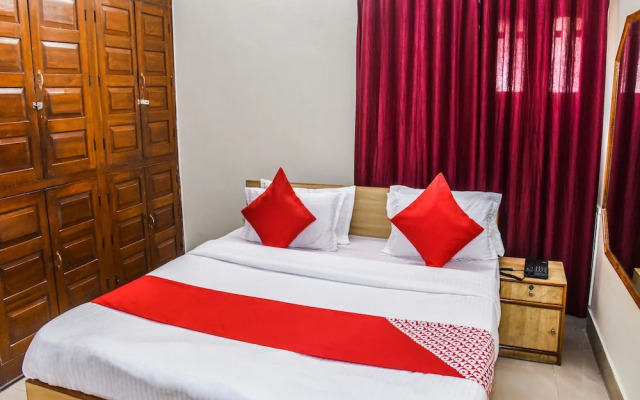 OYO 14606 Holiday Inn