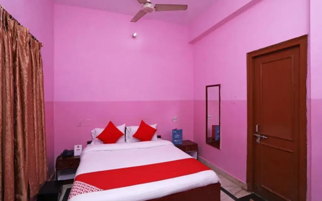 Oyo 18393 Chandra Guest House