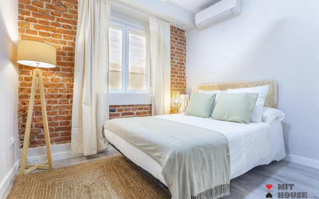 Mit House Latina En Madrid