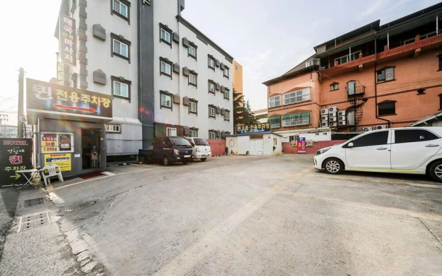 Pohang Youngil Univ Hotel Queens