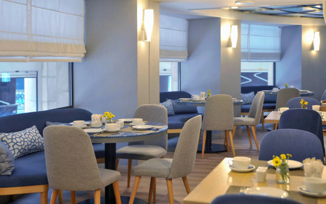 Melia Athens Hotel